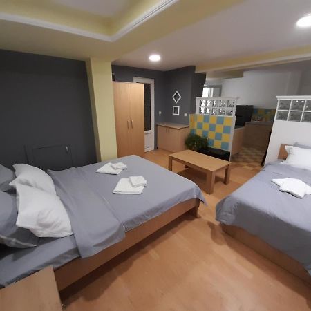 Bato Rooms Pestani Ngoại thất bức ảnh