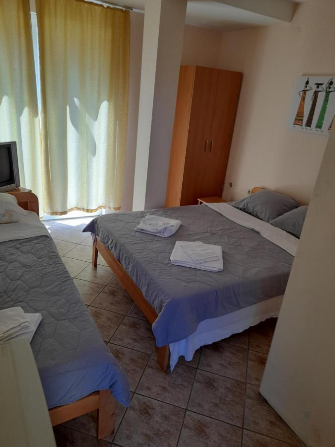 Bato Rooms Pestani Ngoại thất bức ảnh