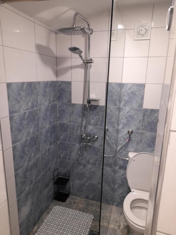 Bato Rooms Pestani Ngoại thất bức ảnh