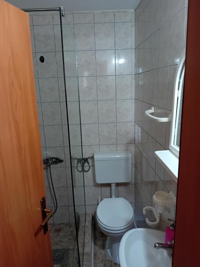 Bato Rooms Pestani Ngoại thất bức ảnh